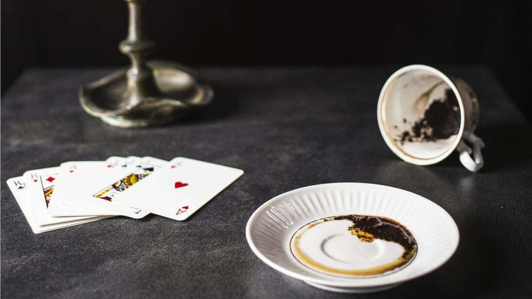 Descubre el Arte de la Cafeomancia: Predicciones y Secretos en tu Taza de Café - Cafeteros Chile